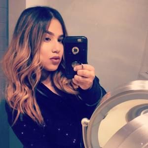 Meet your Posher, Desiree